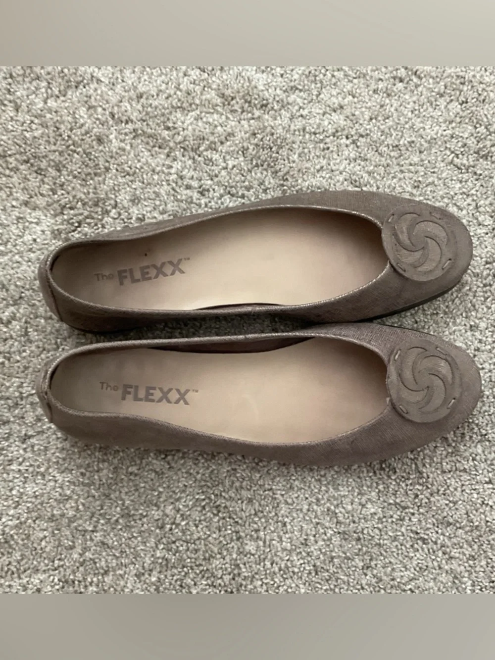 The FLEXX Shoes Womens Size 8.5 Brown Leather Ballet Flats Medallion Slip On